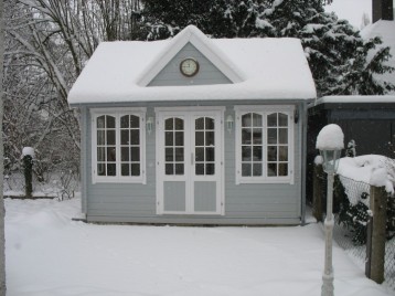 gartenhaus im winter 1